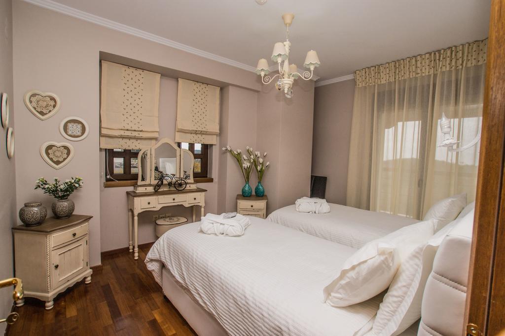 Evmorfes Villas Polýgyros Habitación foto