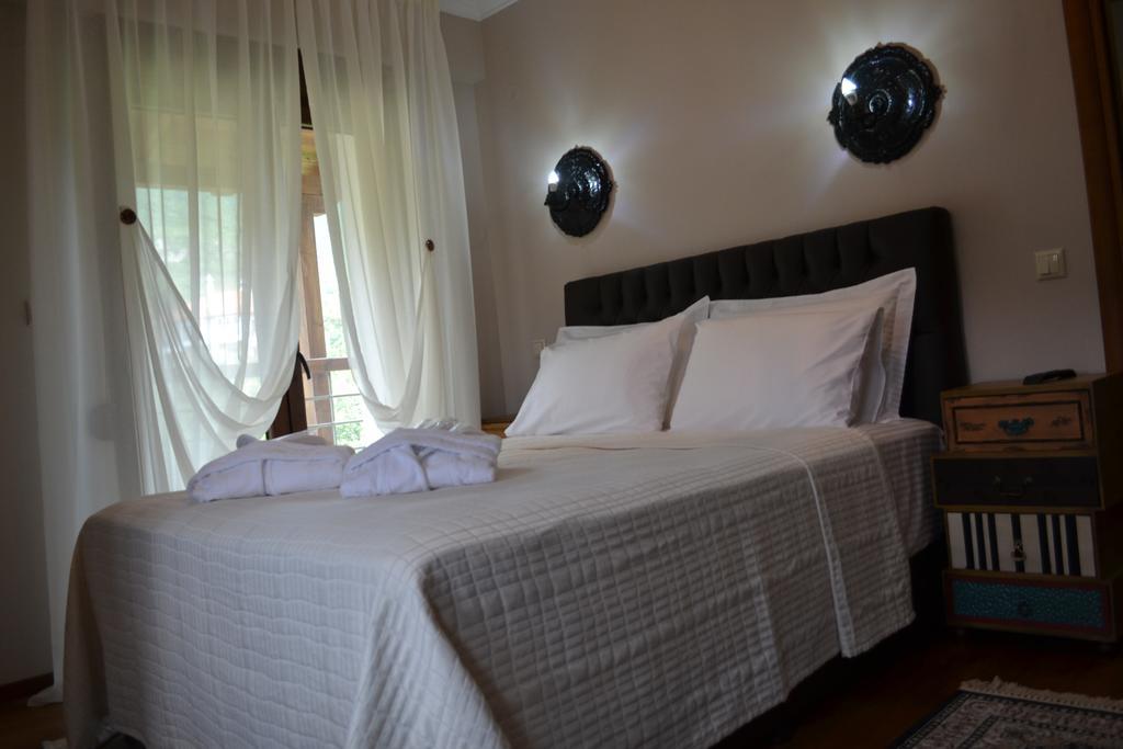 Evmorfes Villas Polýgyros Habitación foto